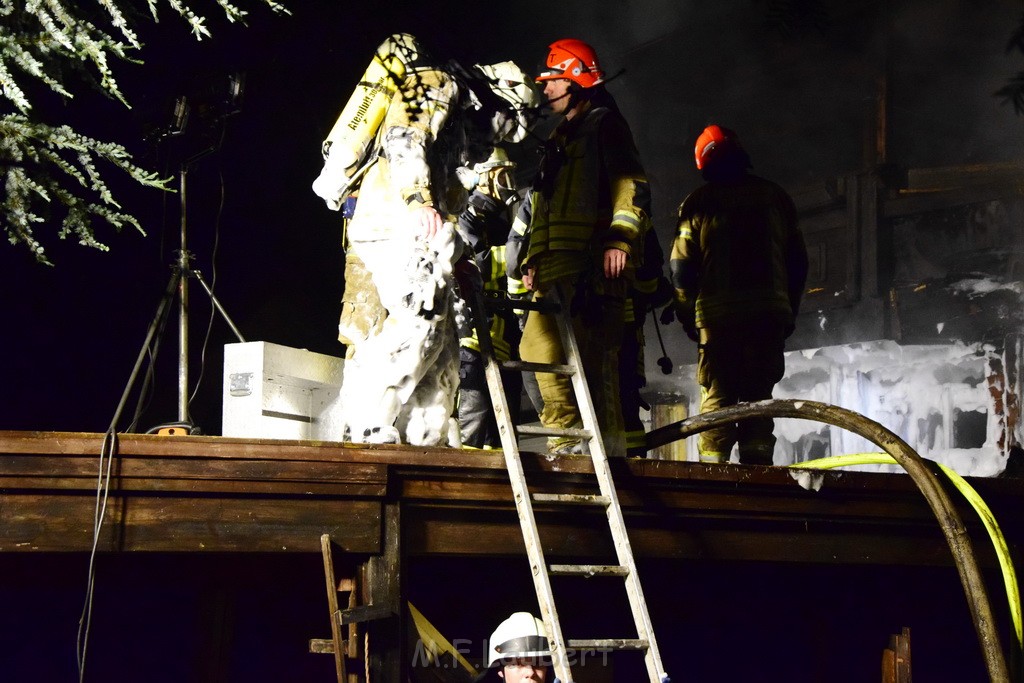 Grossfeuer Einfamilienhaus Siegburg Muehlengrabenstr P0398.JPG - Miklos Laubert